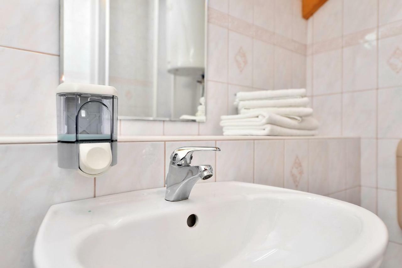 Apartments Mirabella أوميس الغرفة الصورة