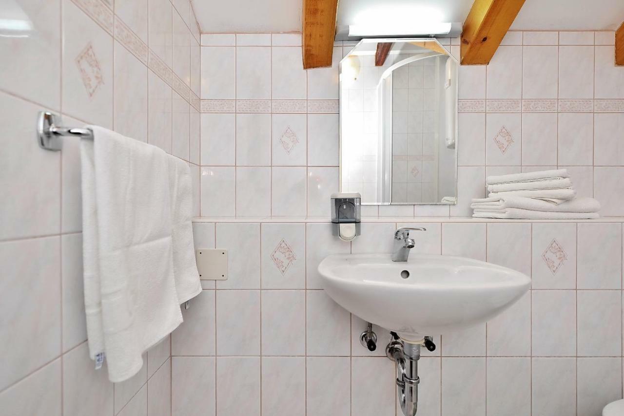 Apartments Mirabella أوميس الغرفة الصورة