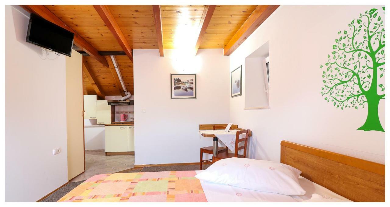 Apartments Mirabella أوميس المظهر الخارجي الصورة