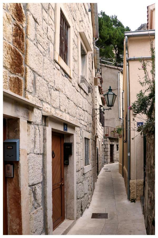 Apartments Mirabella أوميس المظهر الخارجي الصورة